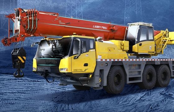تجهیزات ساخت و ساز جرثقیل کامیون 25 تن با ظرفیت مخزن سوخت 400-500L