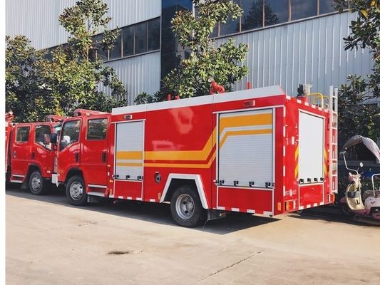 ISUZU 4X2 700P کامیون آتش نشانی کامیون نجات آتش نشانی کوچک 4cbm 5cbm
